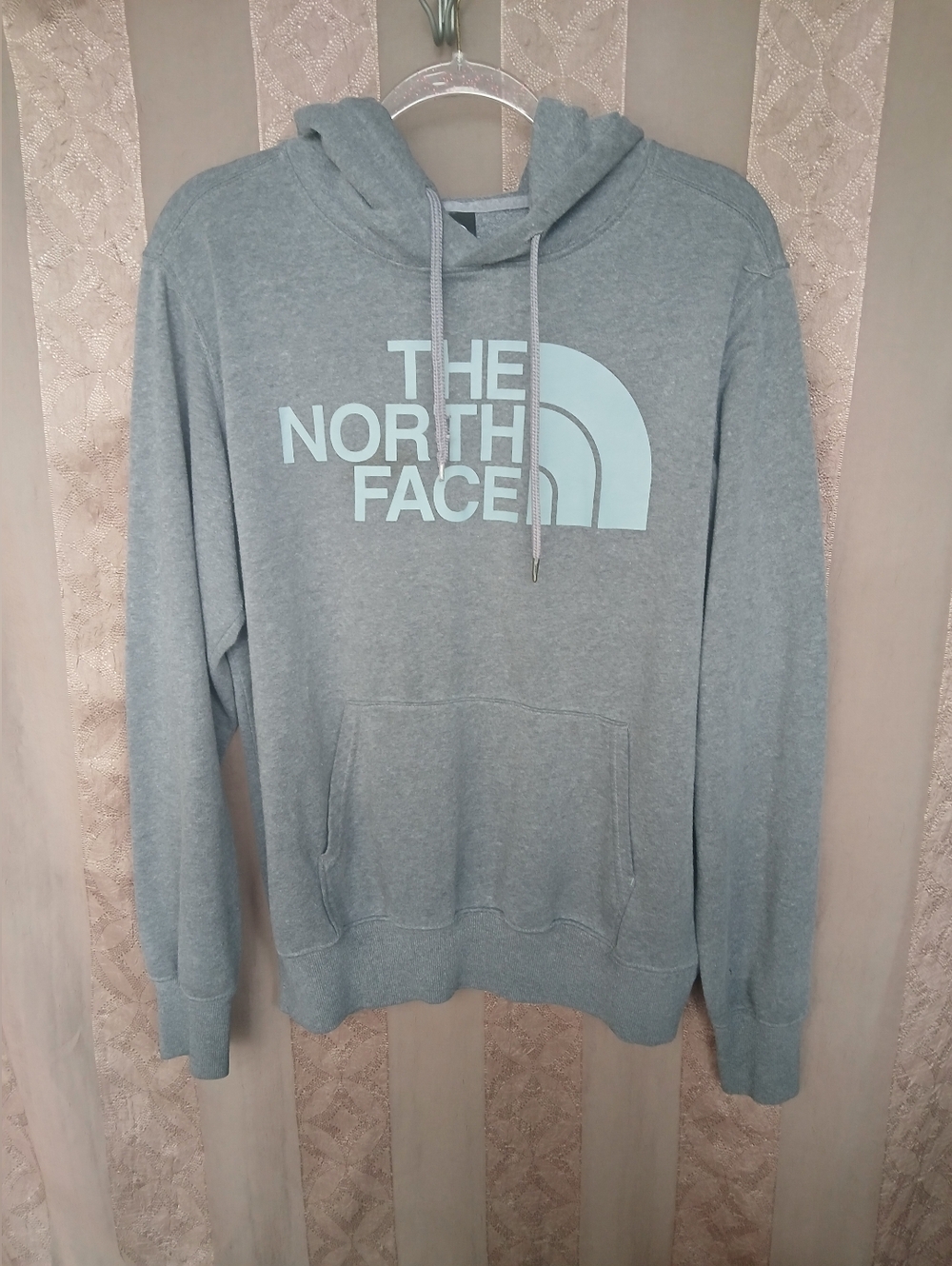💎 The North Face Men's Light Grey Logo Pullover Hoodie